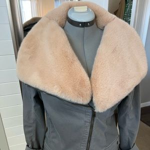 Marrakech (Anthropologie). Moto jacket, detachable blush faux fur collar EUC
